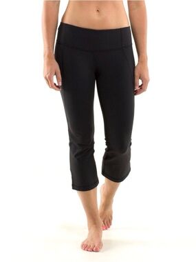 Lululemon Black Gather & Crow Crop Leggings Women’s Sz 10